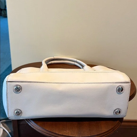 Coach F13675 Hampton Madeleine satchel/carryall smooth thick leather
White EUC - Picture 10 of 17